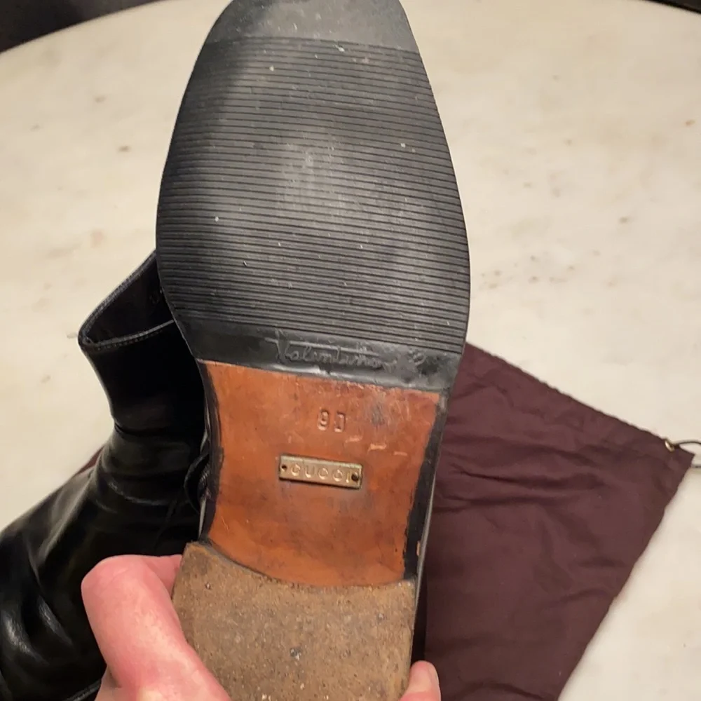 Men’s Gucci black side zip dress boot. Super cool. Classic. - Picture 2 of 4